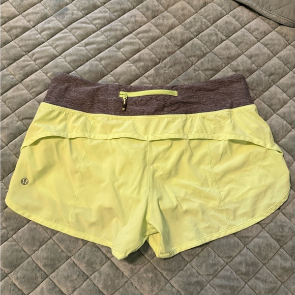 Lululemon speed up shorts size 6 - Picture 2 of 4